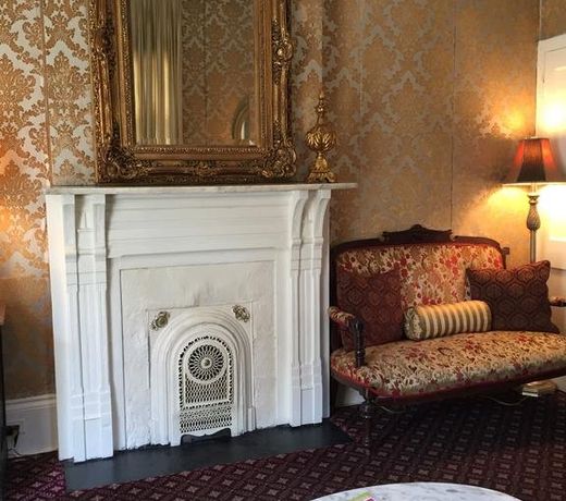 Nine O Five Royal Hotel