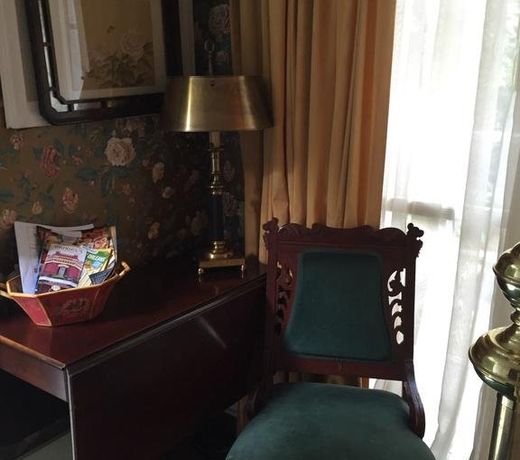 Nine O Five Royal Hotel