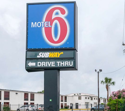 Motel 6-New Orleans, LA - Near Downtown