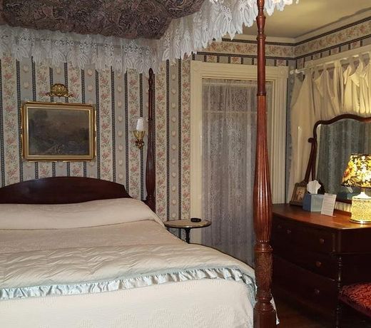 Holidae House Bed & Breakfast