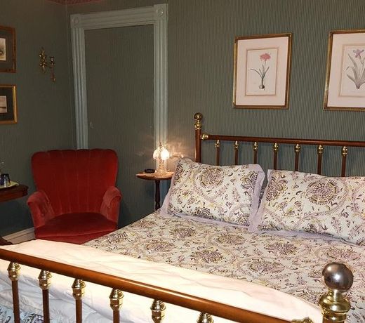 Holidae House Bed & Breakfast