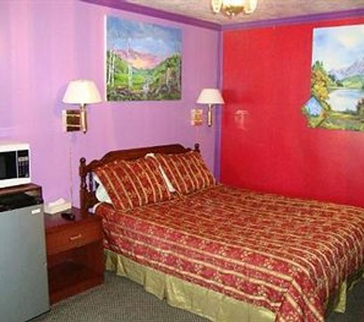 Pinconning Trail Inn Motel