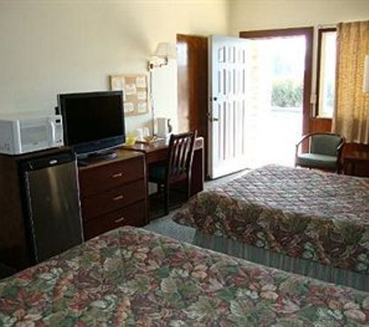 Pinconning Trail Inn Motel