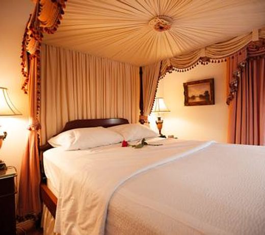 Monmouth Historic Inn