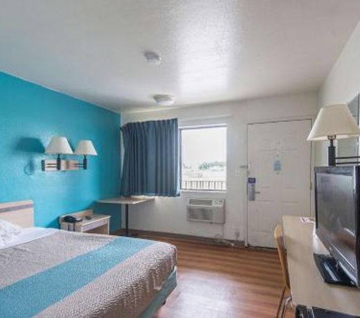 Motel 6-Kansas City, MO - Airport