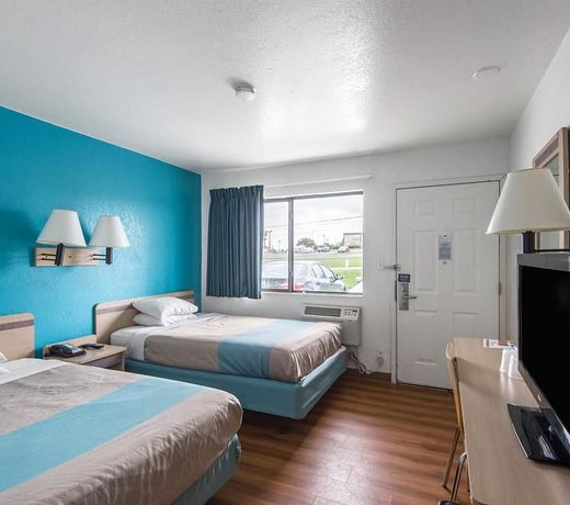 Motel 6-Kansas City, MO - Airport