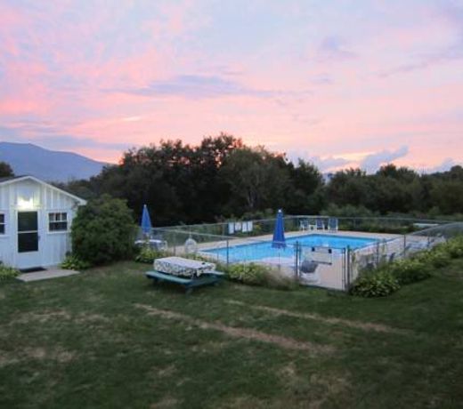 School House Inn