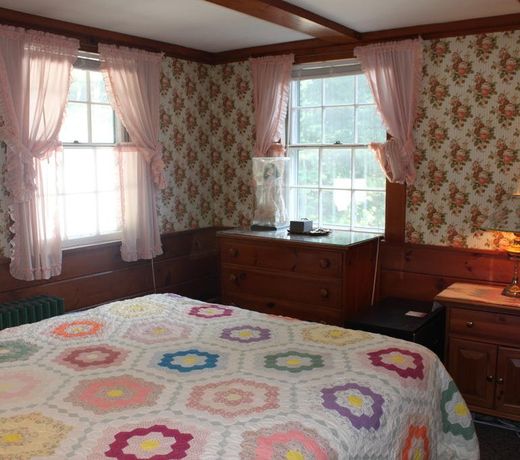 White Trellis Motel