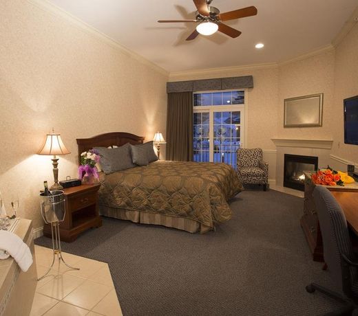 Golden Gables Inn