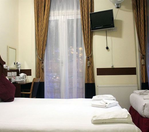 Victoria Station Hotel