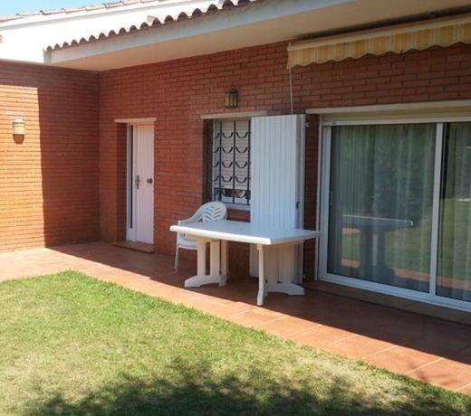 AMOROS HOLIDAY HOME