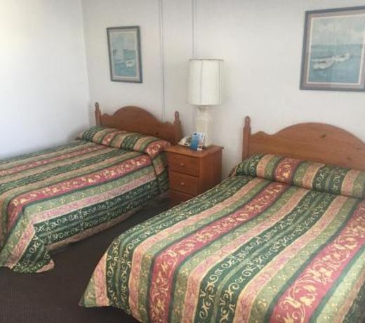 Skylark Resort Motel