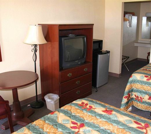 OYO Hotel Deming DMN Airport