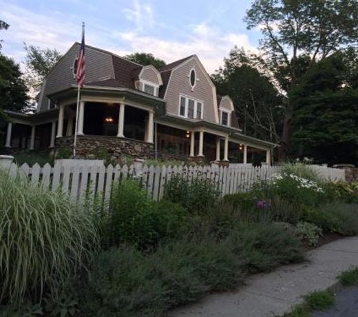 Hilltop House Bed & Breakfast