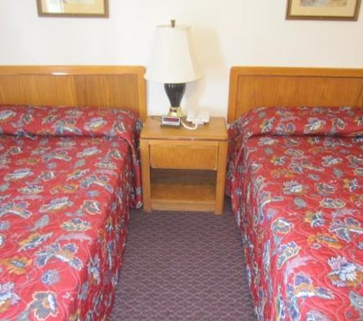 Pinecrest Motel
