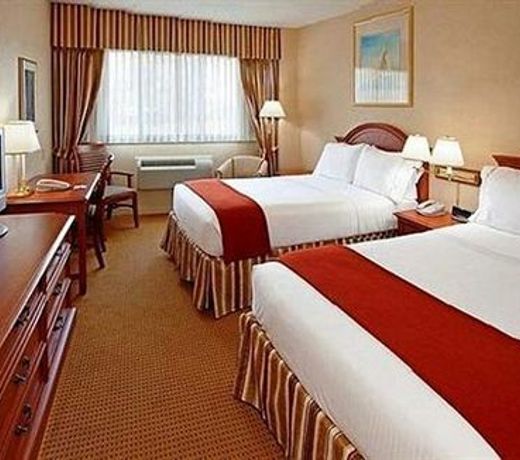 Five Towns Inn - JFK Airport