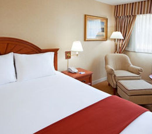 Five Towns Inn - JFK Airport
