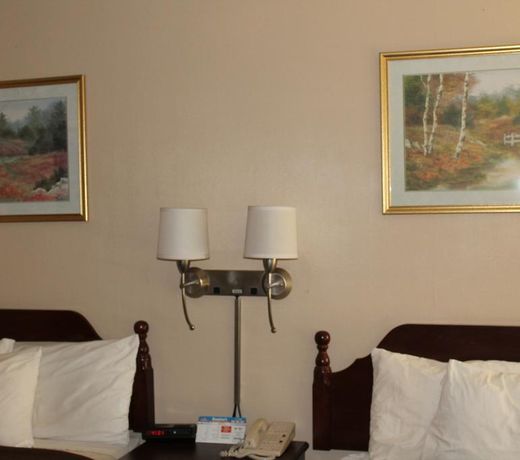 RED CARPET INN LENOIR