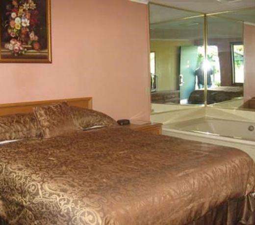 RELAX INN LANCASTER