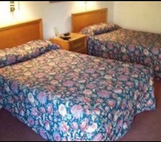 RELAX INN LANCASTER