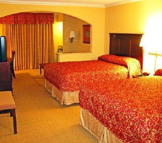 Econo Lodge Inn & Suites
