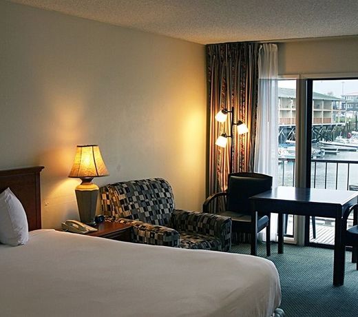 Astoria Riverwalk Inn