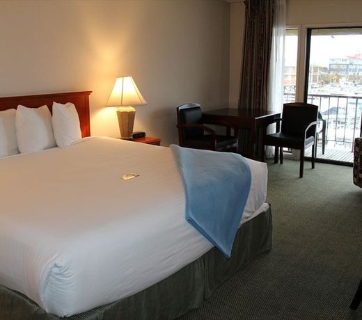 Astoria Riverwalk Inn