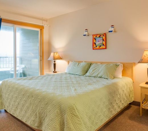 Sea Breeze Court