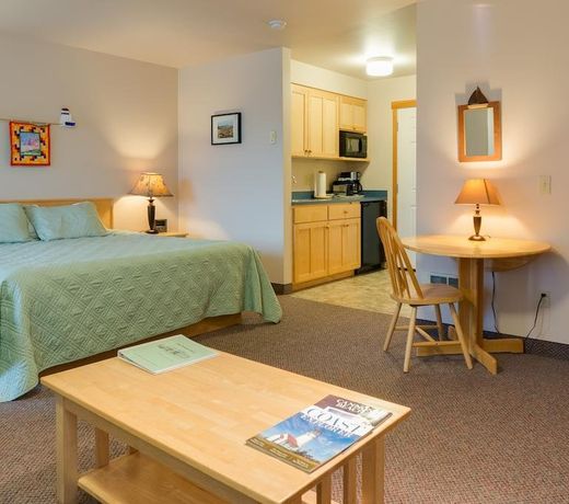 Sea Breeze Court