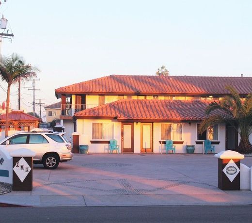 SAND CASTLE INN