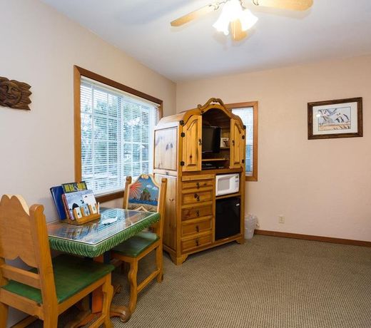 Inn at Haystack Rock