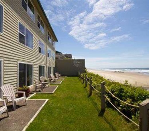 Pelican Shores Inn