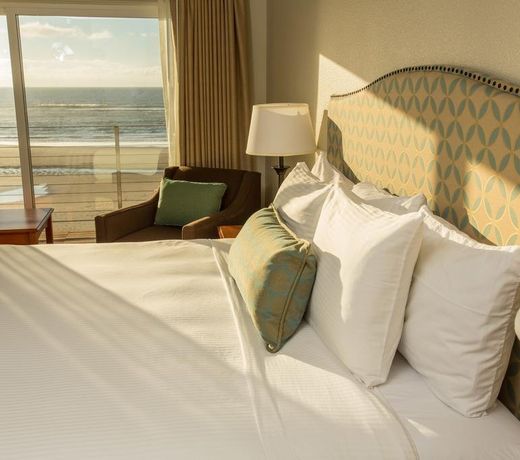 Pelican Shores Inn