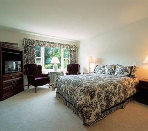 Crescent Lodge and Country Inn