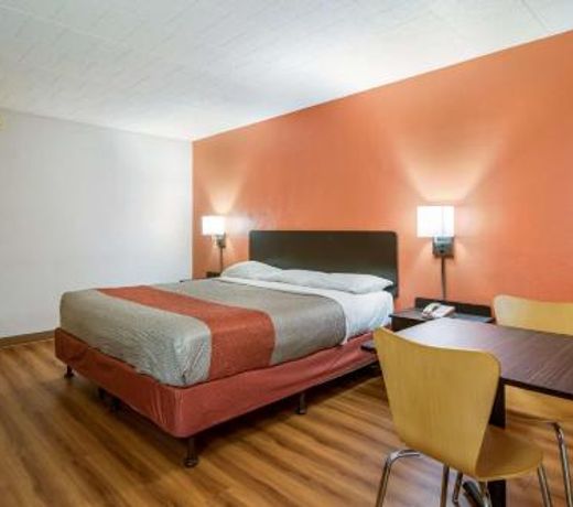 Motel 6-New Stanton, PA