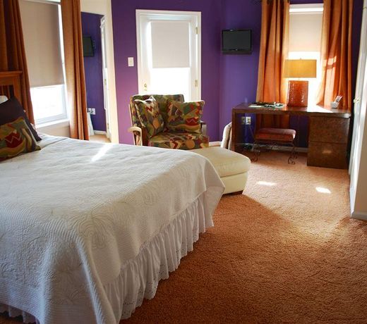 MANAYUNK TERRACE (THE PETITE HOTEL)