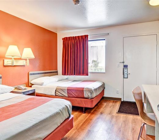 Motel 6-Pittsburgh, PA - Crafton