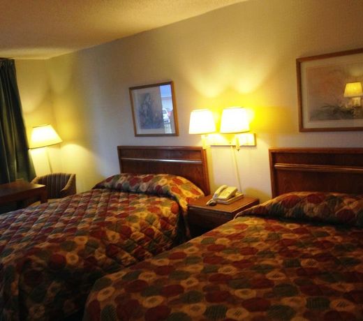 ROYAL INN AT USC AND FORT JACKS