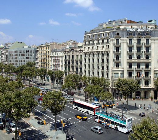 MAJESTIC HOTEL & SPA