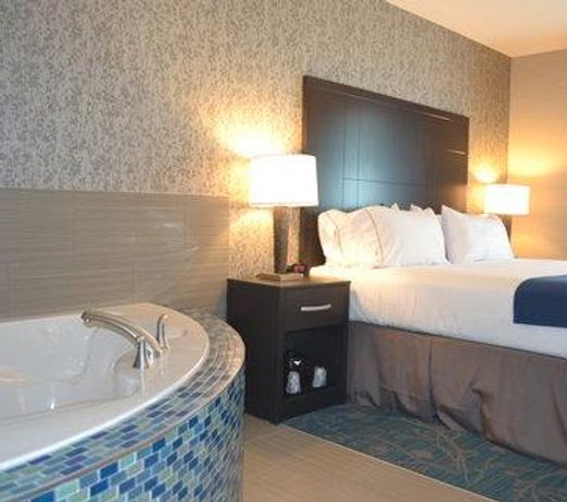 Holiday Inn Express Hotel & Suites Knoxville, an IHG Hotel