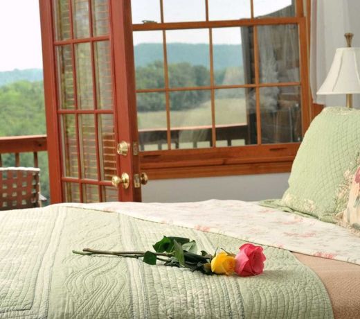 Berry Springs Lodge