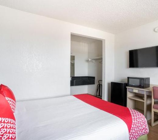 OYO Hotel Fort Worth East Gateway Ball Park
