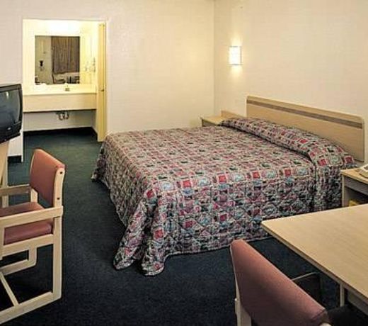 Red Roof Inn Fort Worth South