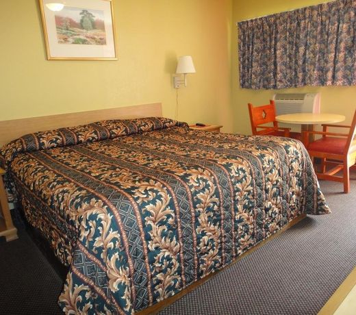 Deluxe Inn