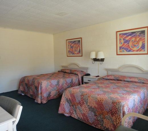 Deluxe Inn
