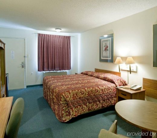 ECONOMY INN LIVINGSTON