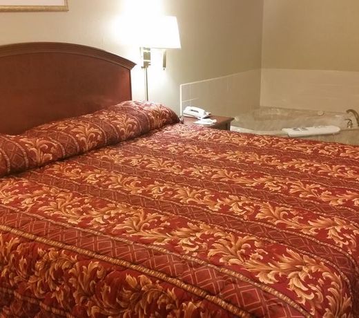 Los Fresnos Inn and Suites