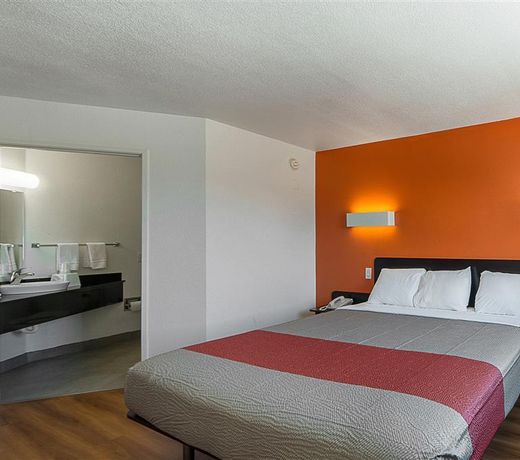Motel 6-San Antonio, TX - Downtown - Alamo Dome