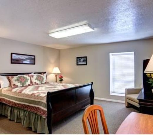 ROAD CREEK INN