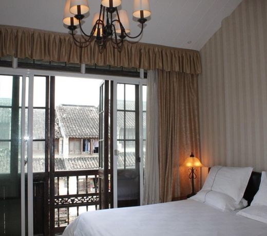 ROYAL GARDEN INN